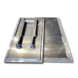 ALUMINIUM GRAIN DOOR. OPENING 405mm WIDE.